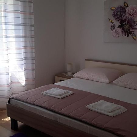 Mini Apartment Petra - Rooms Purple & Green With Kitchen And Garden ドゥブロブニク エクステリア 写真
