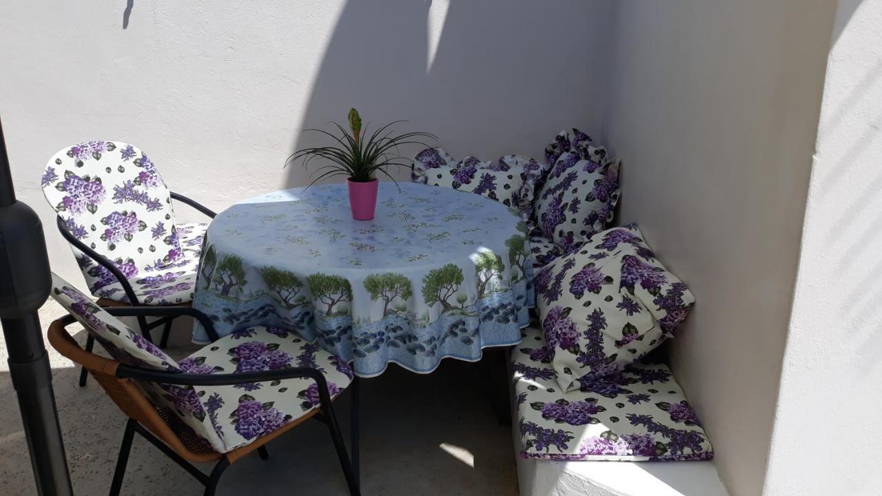 Mini Apartment Petra - Rooms Purple & Green With Kitchen And Garden ドゥブロブニク エクステリア 写真