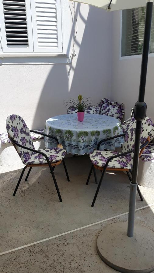Mini Apartment Petra - Rooms Purple & Green With Kitchen And Garden ドゥブロブニク エクステリア 写真