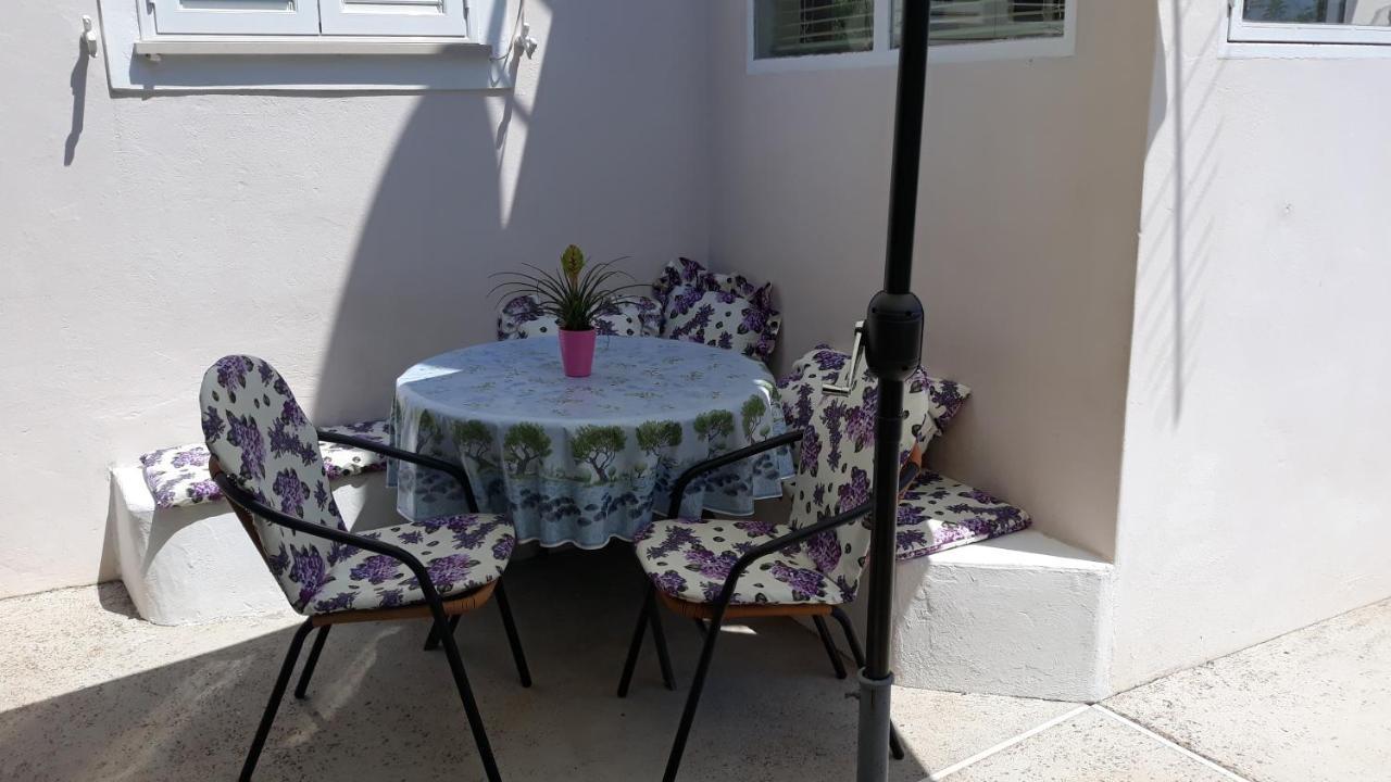 Mini Apartment Petra - Rooms Purple & Green With Kitchen And Garden ドゥブロブニク エクステリア 写真