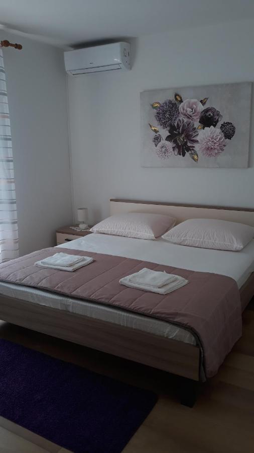 Mini Apartment Petra - Rooms Purple & Green With Kitchen And Garden ドゥブロブニク エクステリア 写真