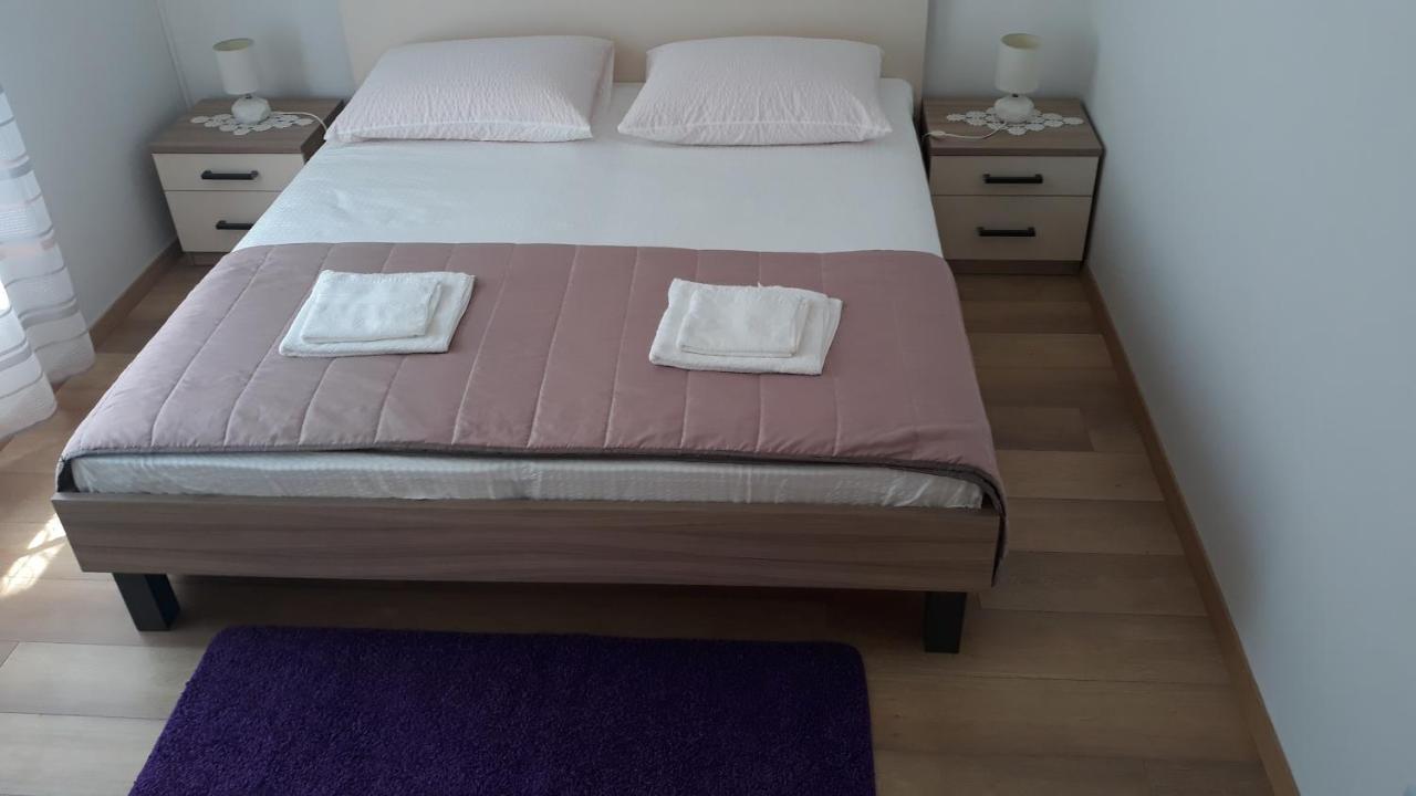Mini Apartment Petra - Rooms Purple & Green With Kitchen And Garden ドゥブロブニク エクステリア 写真