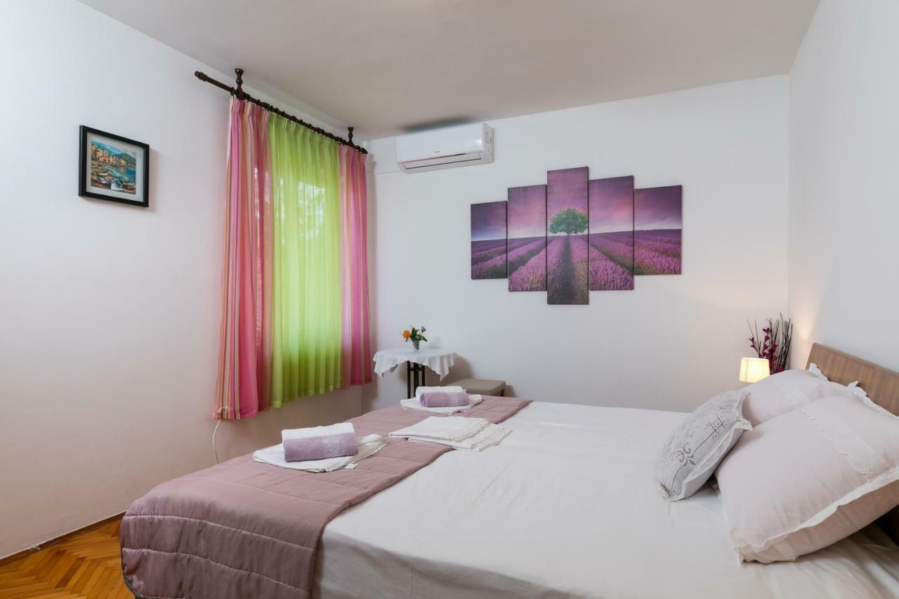 Mini Apartment Petra - Rooms Purple & Green With Kitchen And Garden ドゥブロブニク エクステリア 写真