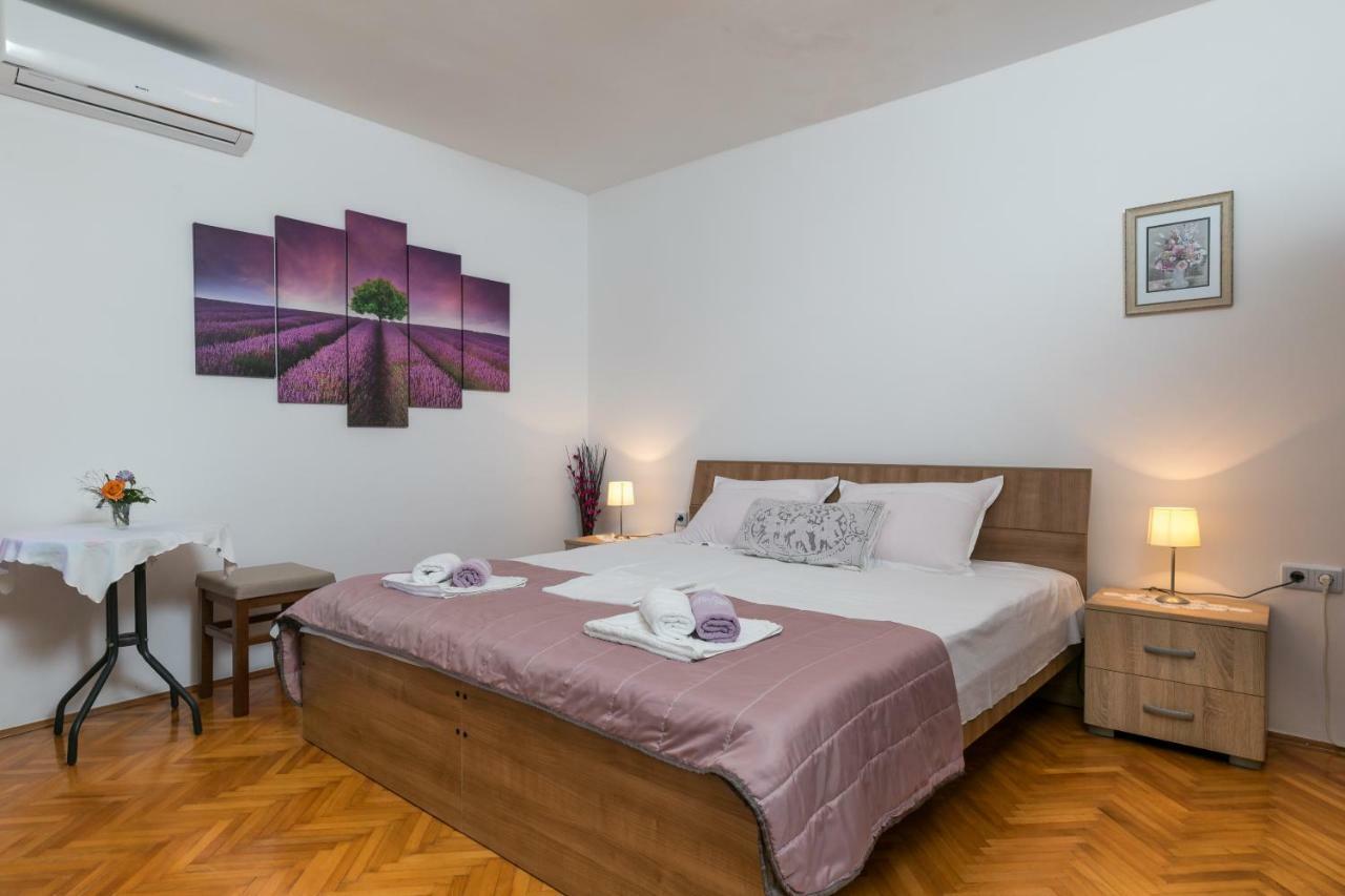 Mini Apartment Petra - Rooms Purple & Green With Kitchen And Garden ドゥブロブニク エクステリア 写真